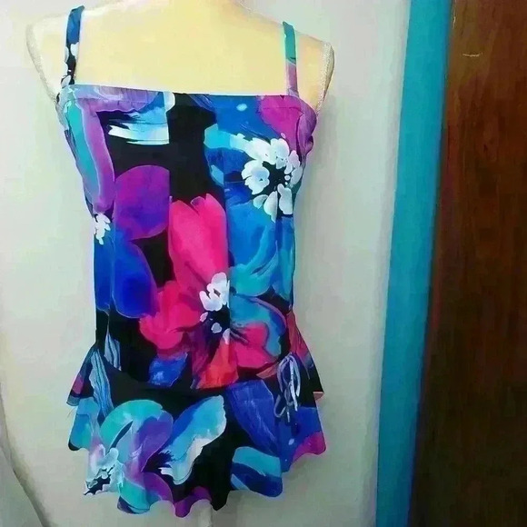 Maxine Of Hollywood Sz 6 Bathing Swim TOP - Picture 1 of 8